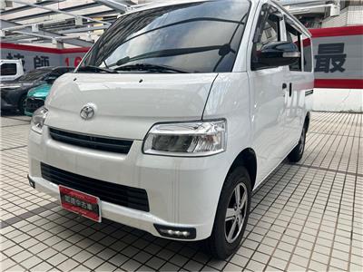 TOWN ACE VAN 5人
