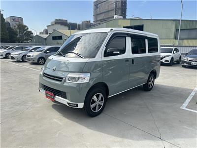 TOWN ACE VAN 5人