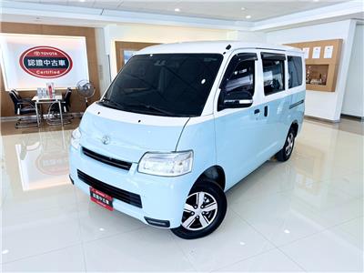 TOWN ACE VAN 5人
