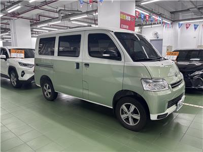 TOWN ACE VAN 5人