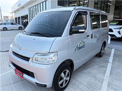 TOWN ACE VAN 5人