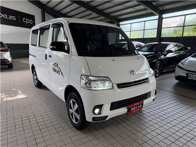 TOWN ACE VAN 5人