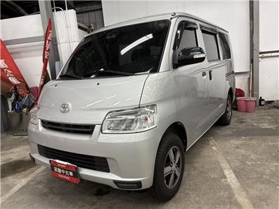 TOWN ACE VAN 5人