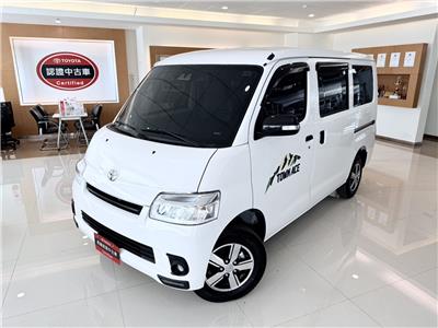 TOWN ACE VAN 5人