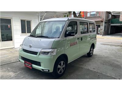 TOWN ACE VAN 5人