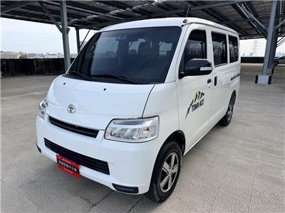 TOWN ACE VAN 5人