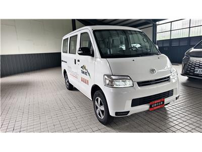 TOWN ACE VAN 5人