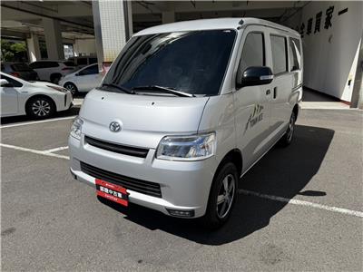TOWN ACE VAN 5人