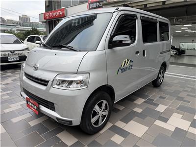 TOWN ACE VAN 5人