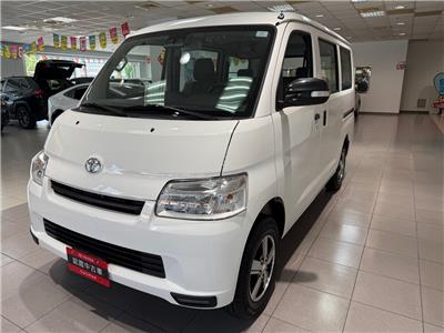 TOWN ACE VAN 5人