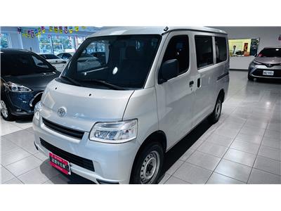 TOWN ACE VAN 5人