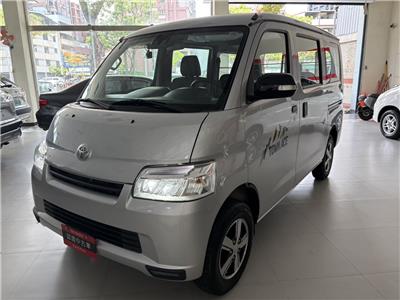 TOWN ACE VAN 5人