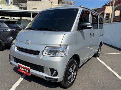 TOWN ACE VAN 5人