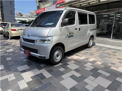 TOWN ACE VAN 5人
