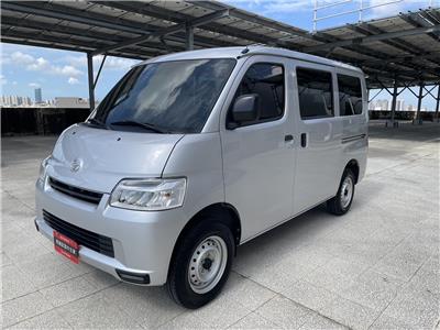 TOWN ACE VAN 5人