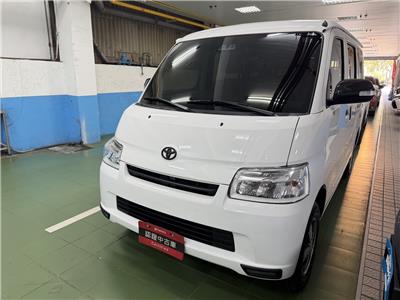 TOWN ACE VAN 5人