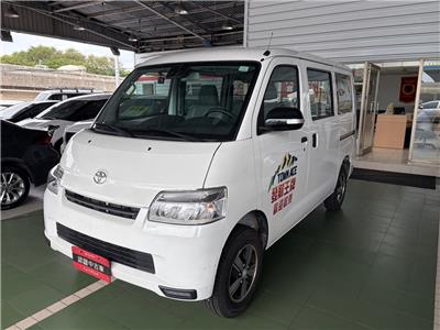 TOWN ACE VAN 5人