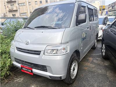 TOWN ACE VAN 5人