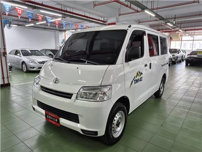 TOWN ACE VAN 5人